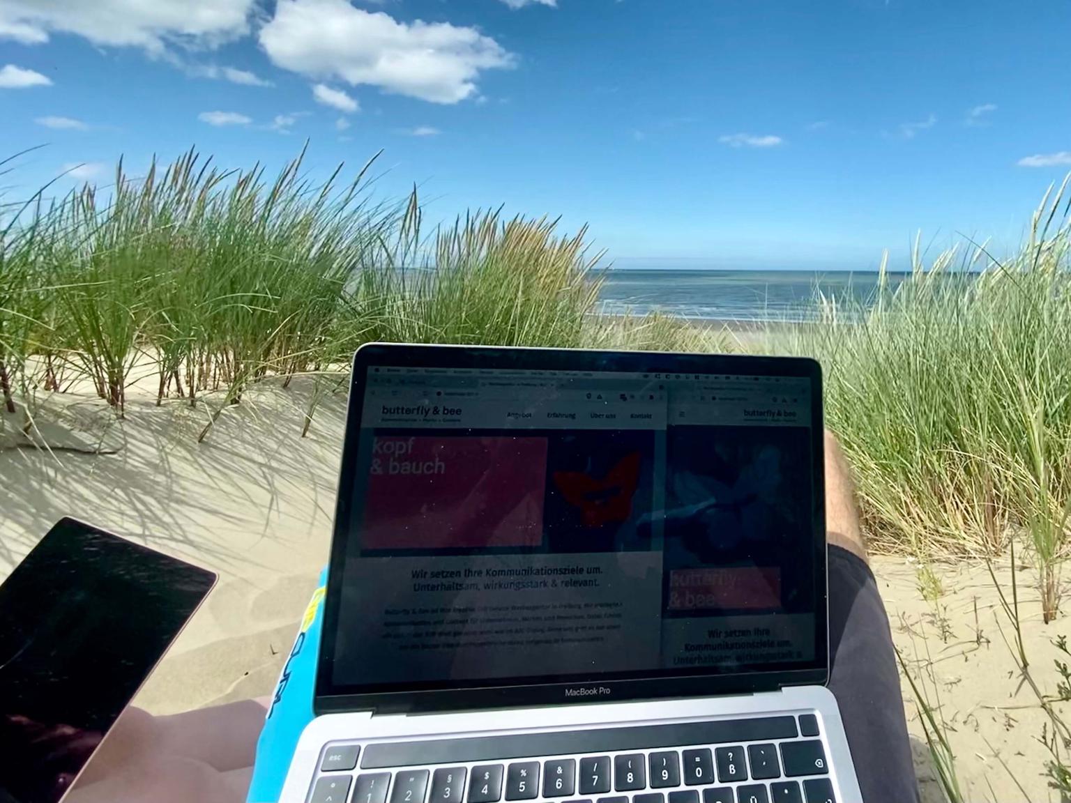 arbeiten am Strand