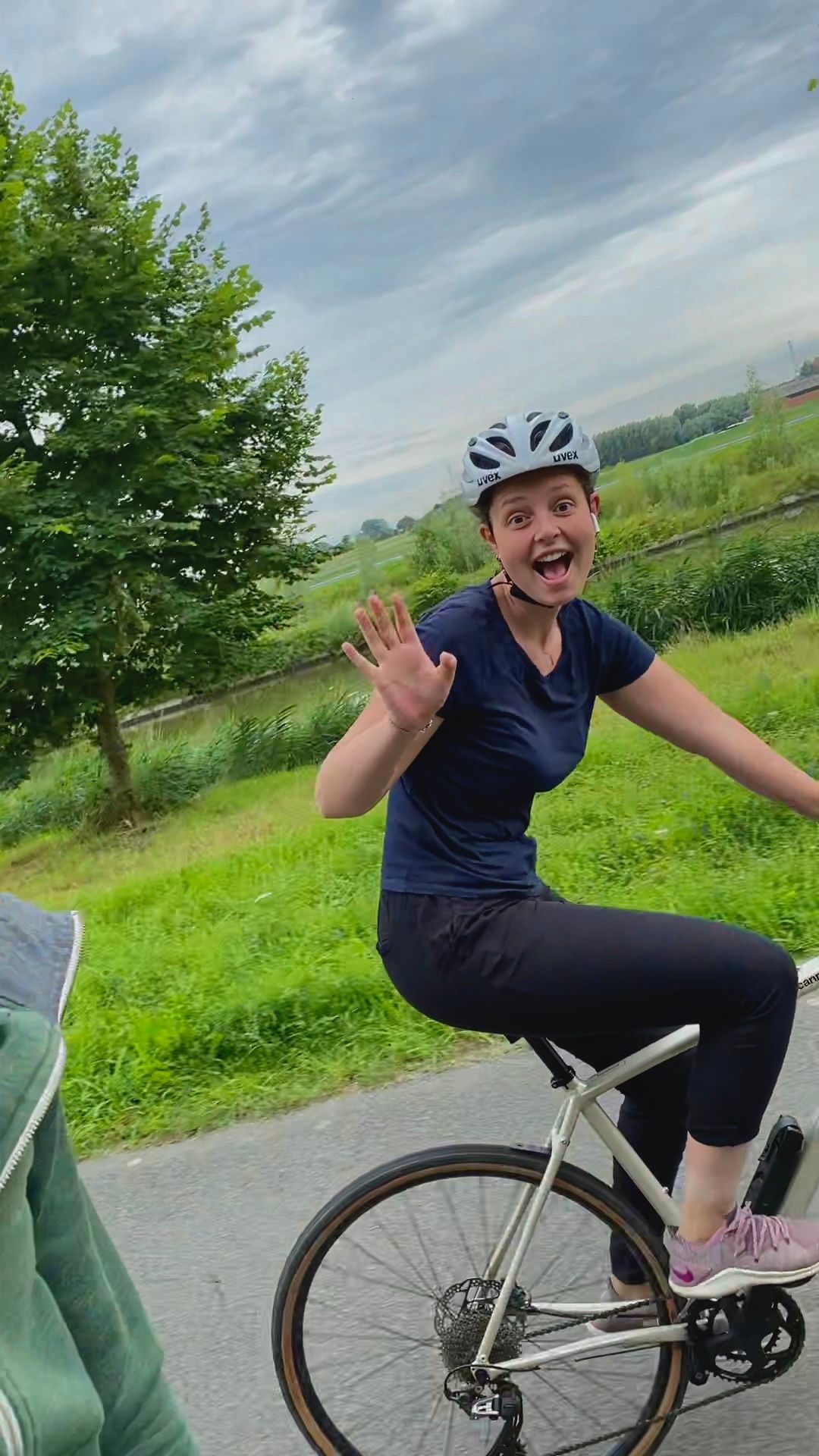 Manu auf dem Fahrrad