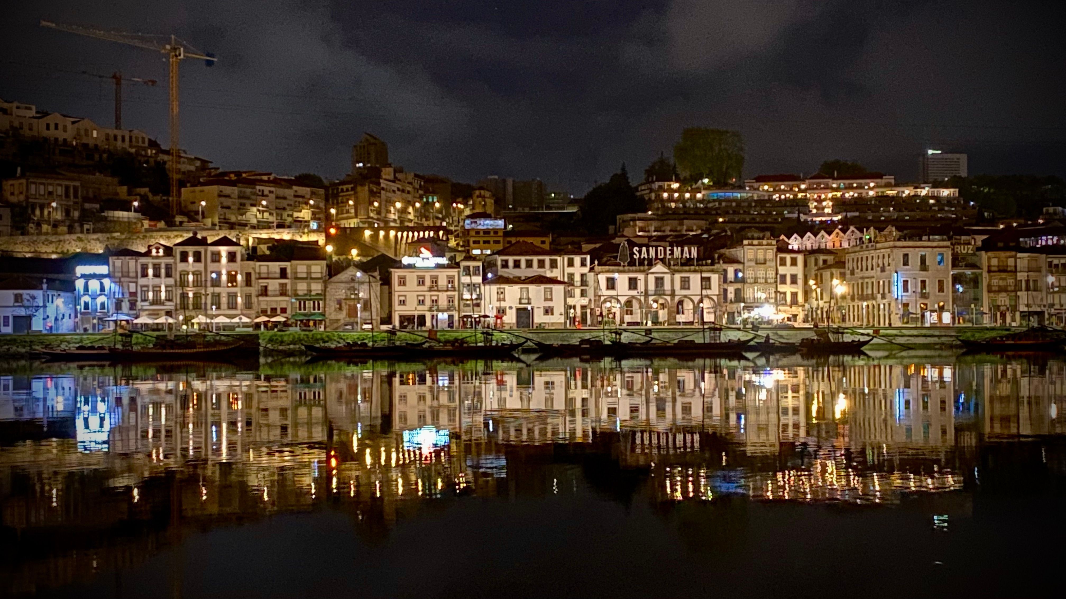 Porto bei Nacht